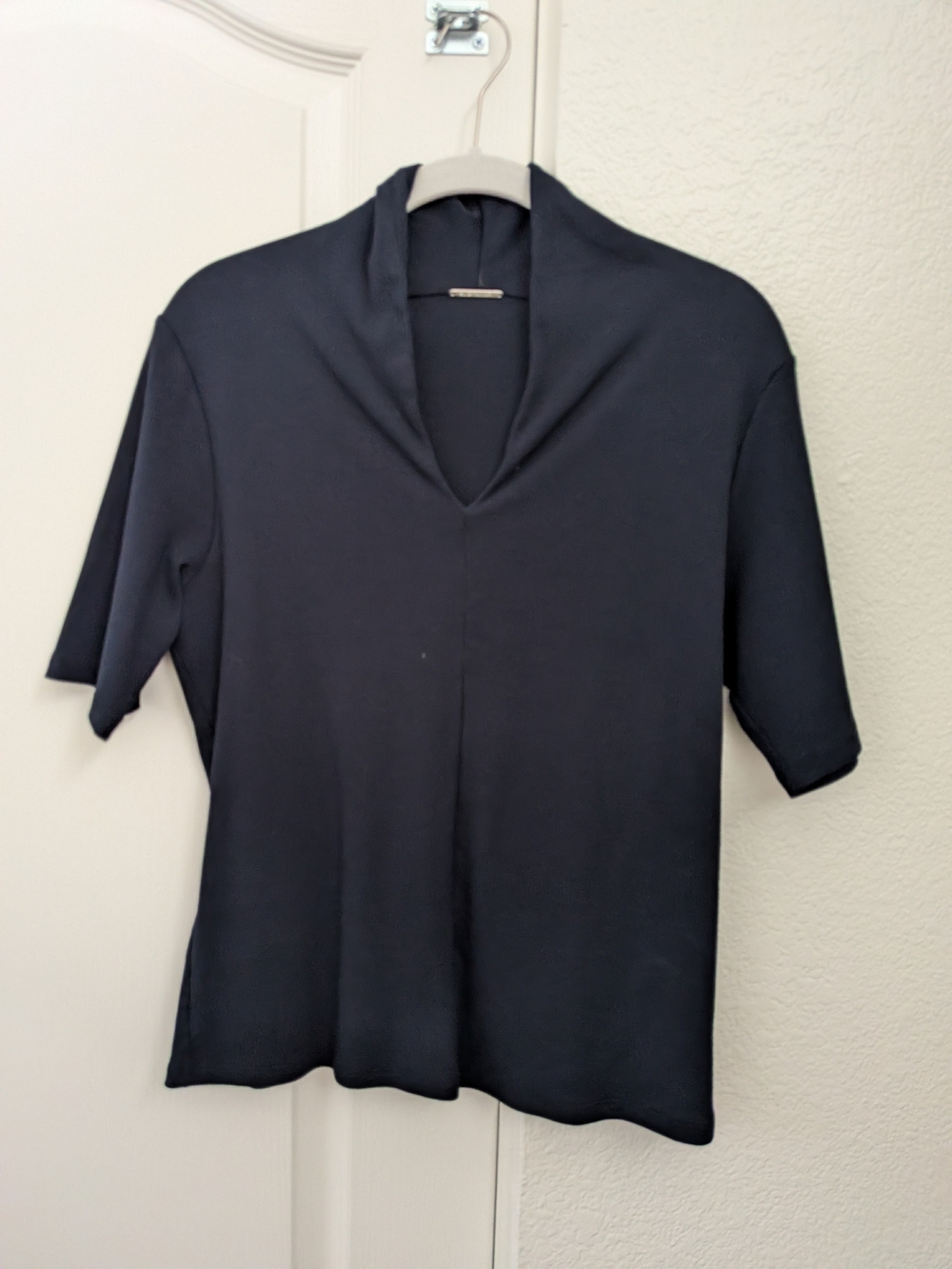 Elie Tahari Navy Blue Short-Sleeve V-Neck Top